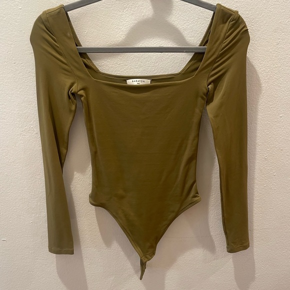 Aritzia x Babaton Olive Green 🫒 Long Sleeve Thong Smooth Bodysuit - Picture 1 of 4